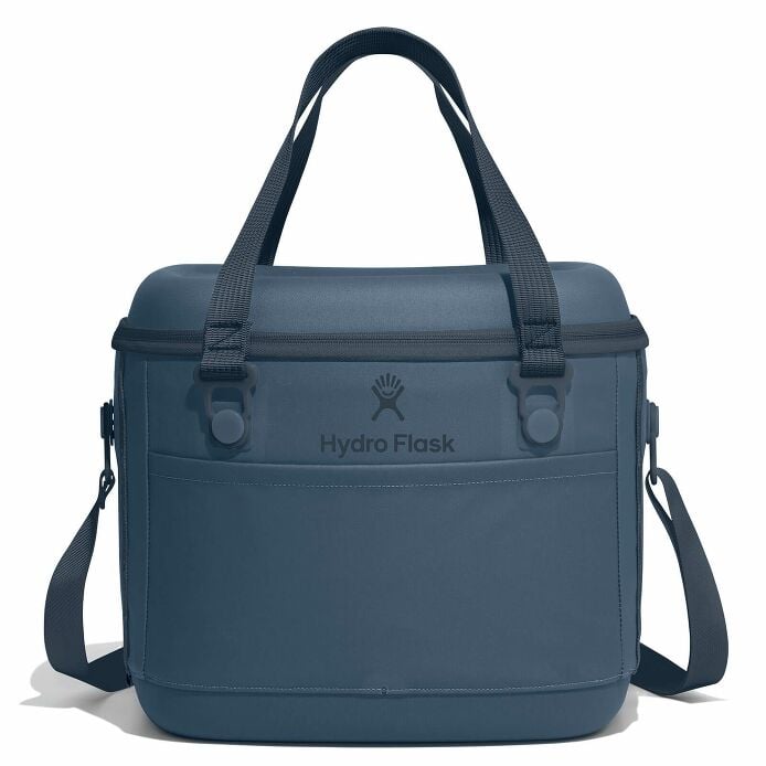 carryouttm-soft-cooler-15-l-s3 12pco384-carryout-cooler-15l-harbor-blue-straight_1.jpg