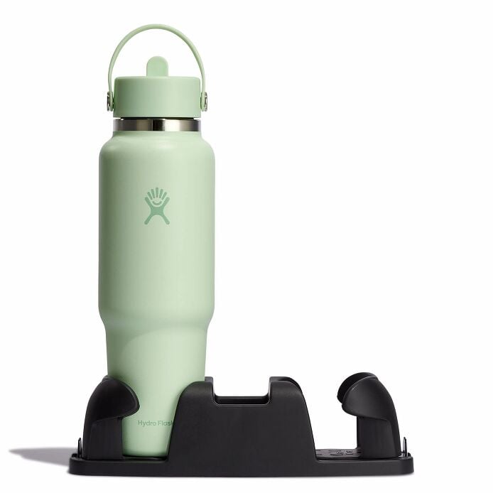 40-oz-travel-bottle-with-flex-straw-cap-z5 aloe-travel-bottle-in-cuplholder_3_3_1.jpg