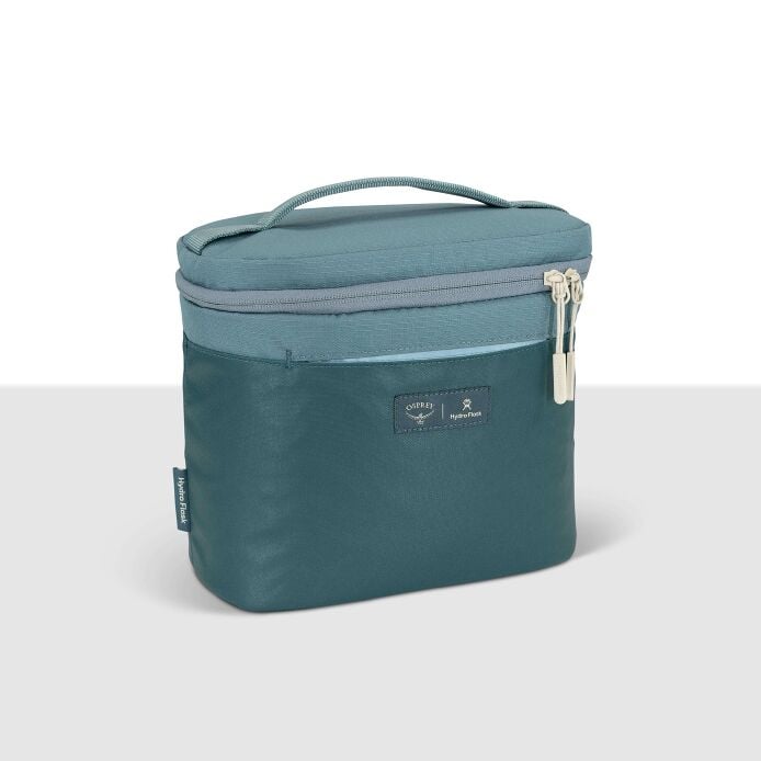 osprey-axis-x-hydro-flask-campus-essentials-bundle-v6 axisxhydroflask_s26_detail1_cascadeblue_10007249_1.jpg