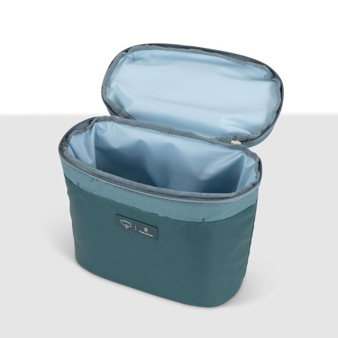 osprey-axis-x-hydro-flask-campus-essentials-bundle-v6 axisxhydroflask_s26_detail2_cascadeblue_10007249_1.jpg