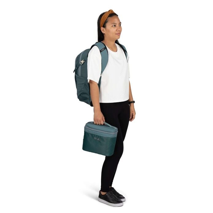 osprey-axis-x-hydro-flask-campus-essentials-bundle-v6 axisxhydroflask_s26_onbody1_cascadeblue_10007249_2.jpg