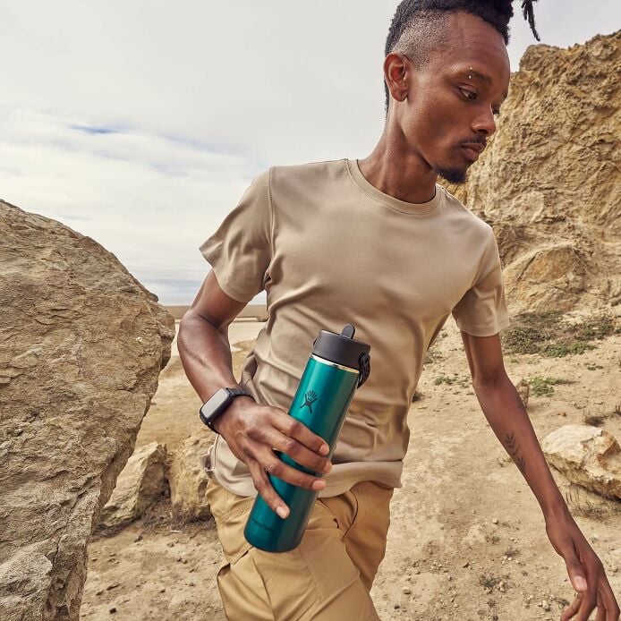 24-oz-lightweight-flex-straw-bottle-g1 hf_s26_lightweight_mcinnis_6828_4.jpg