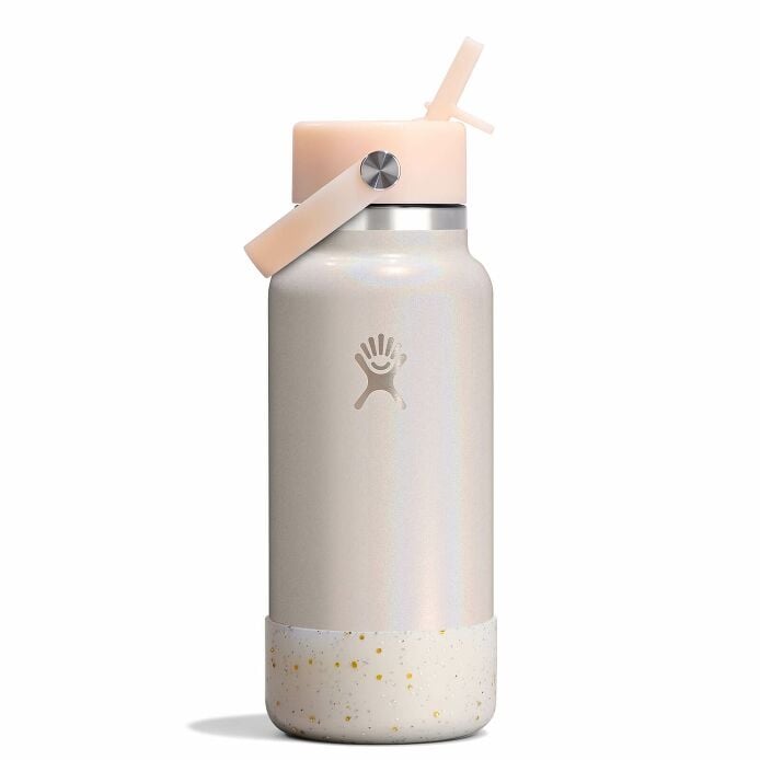 medium-boot-a0 le-f25w32-g-32-oz-wide-flex-straw-cap-glimmer-cream-straight-withboot_1_1_1.jpg